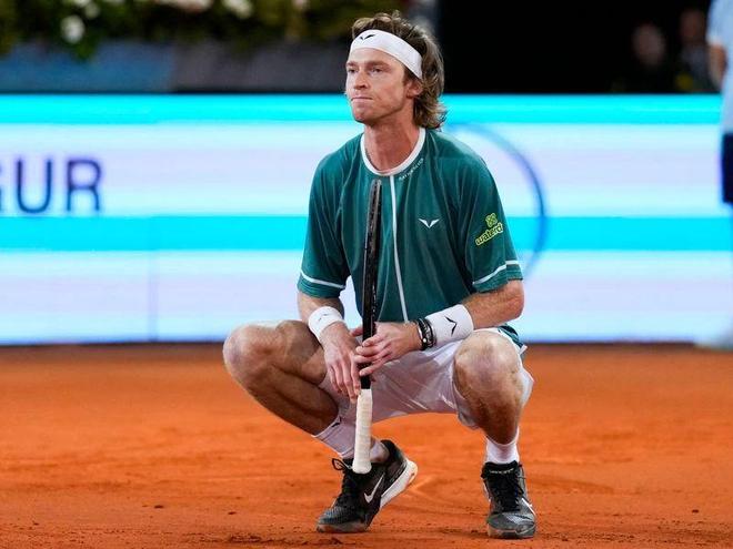 己的进攻机 己的进攻机